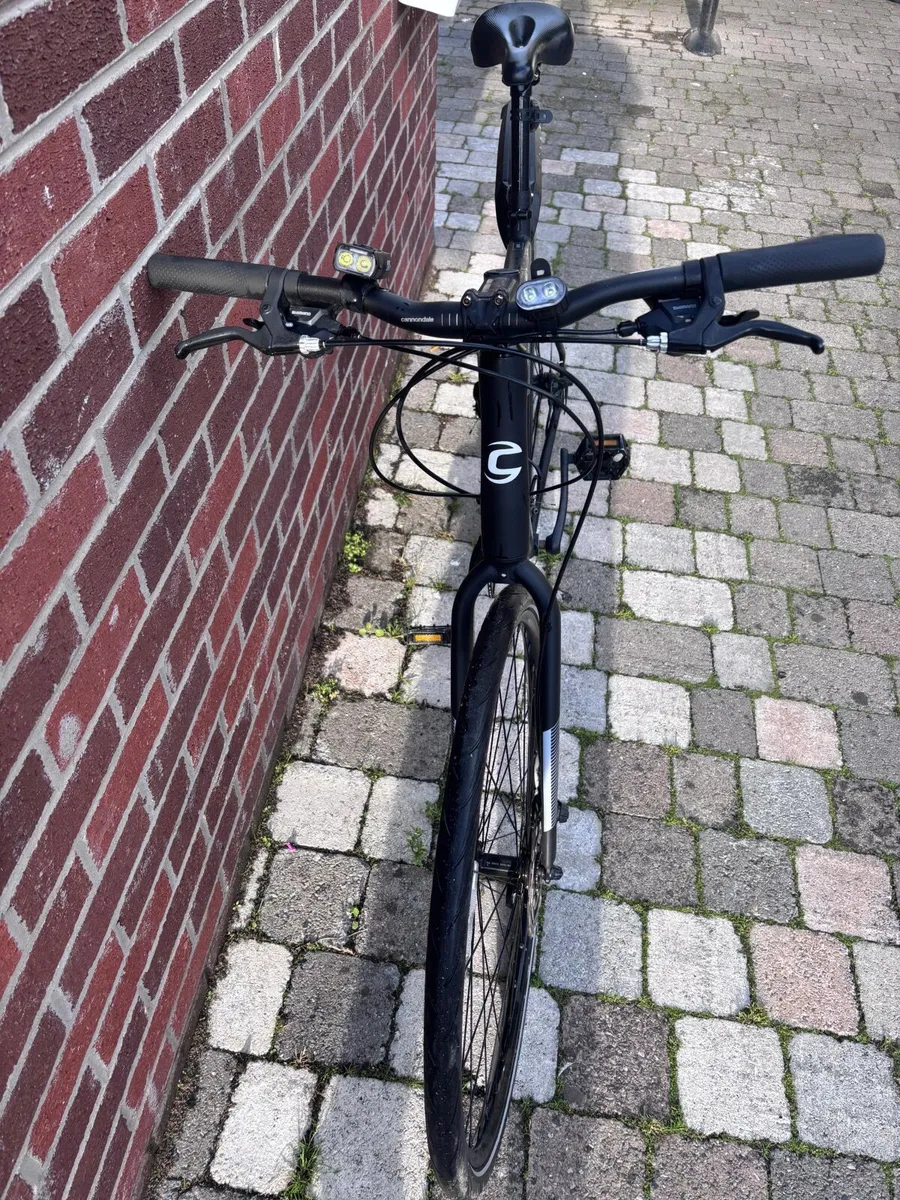Black Cannondale Road Bike - Image 3