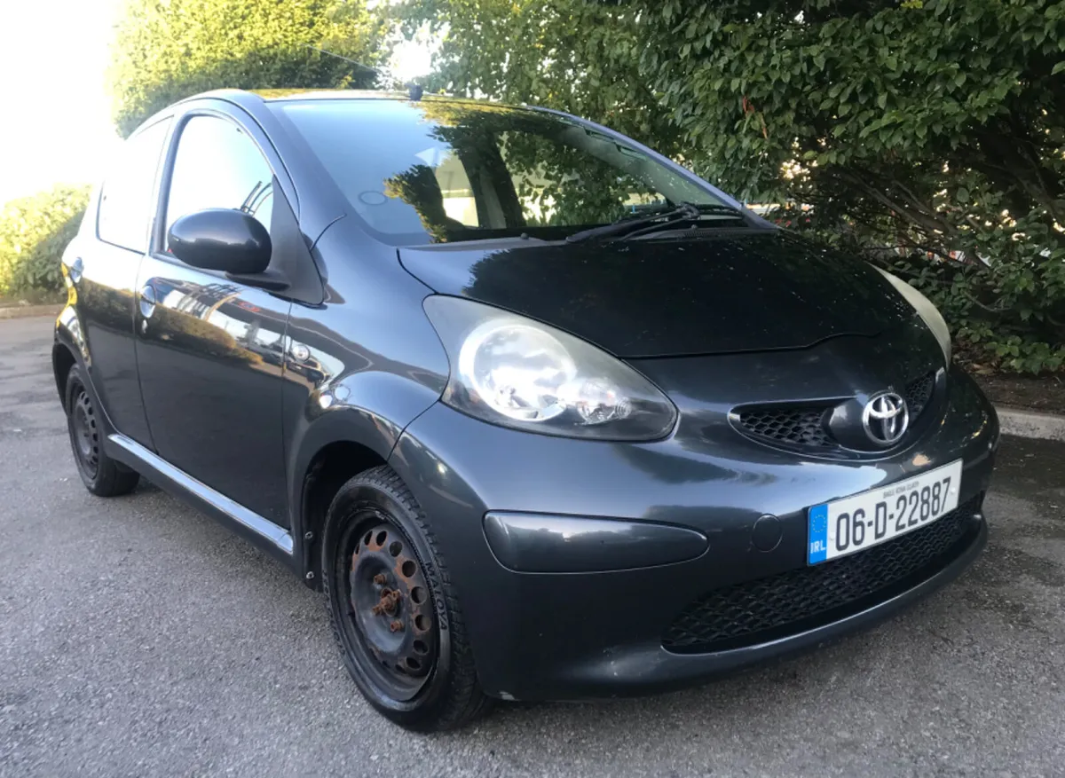 Toyota Aygo  1.0 VVT-i Aura 5 door - Image 1