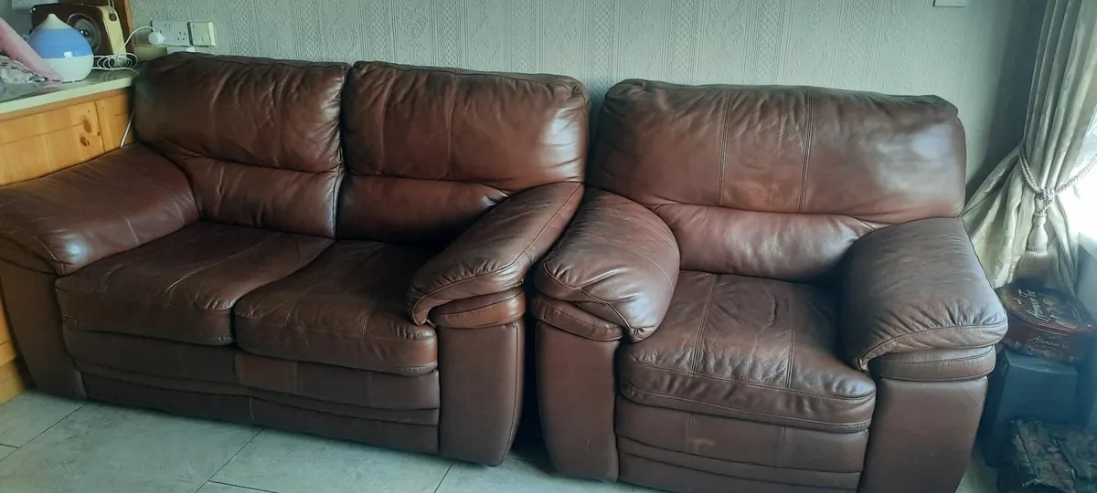 Leather suite - Image 2