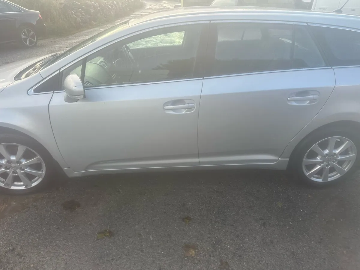 Toyota Avensis 2009 - Image 3