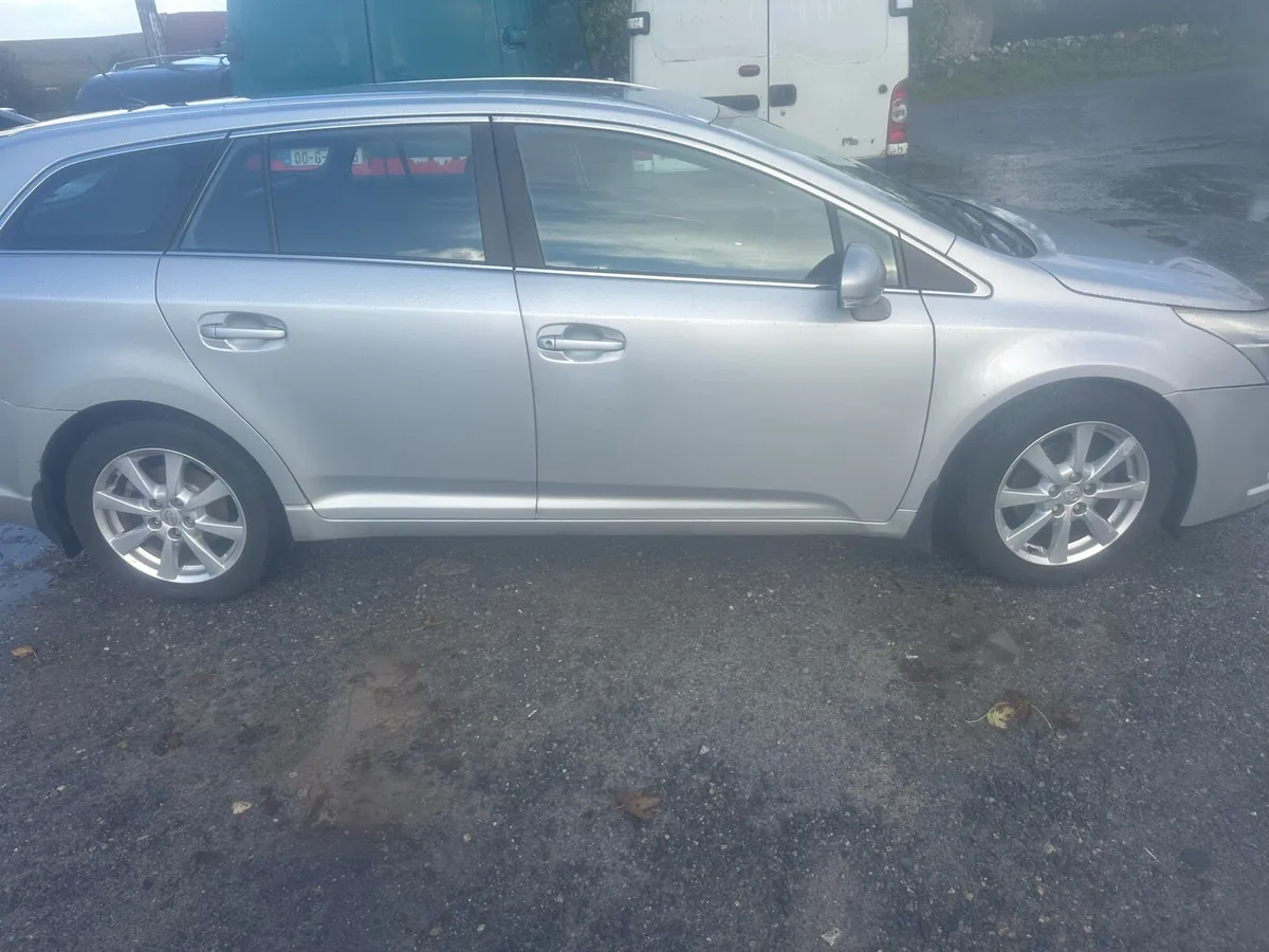 Toyota Avensis 2009 - Image 4