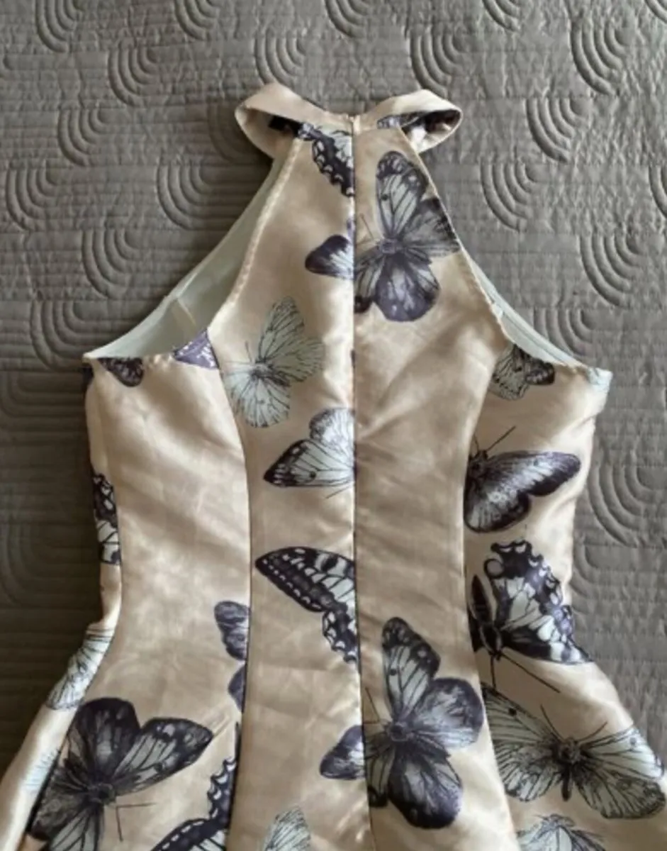 Dress - BooHoo - Size 8 - Image 4
