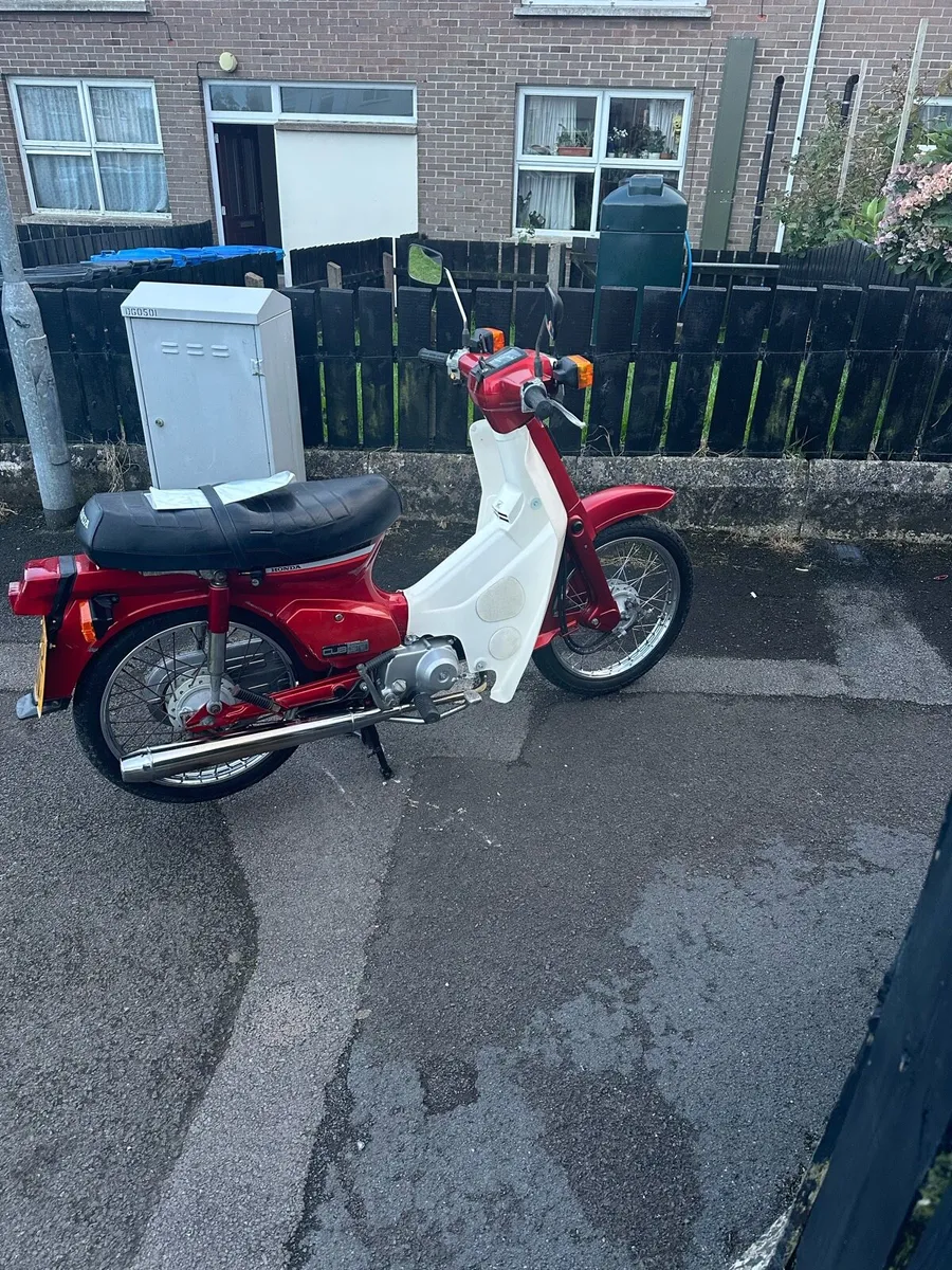 1996 Honda C90 Cub - Image 2