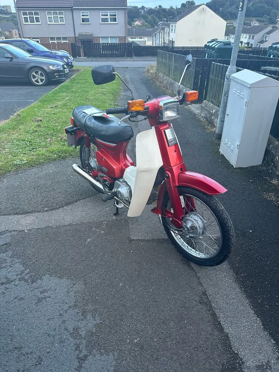 1996 Honda C90 Cub - Image 3