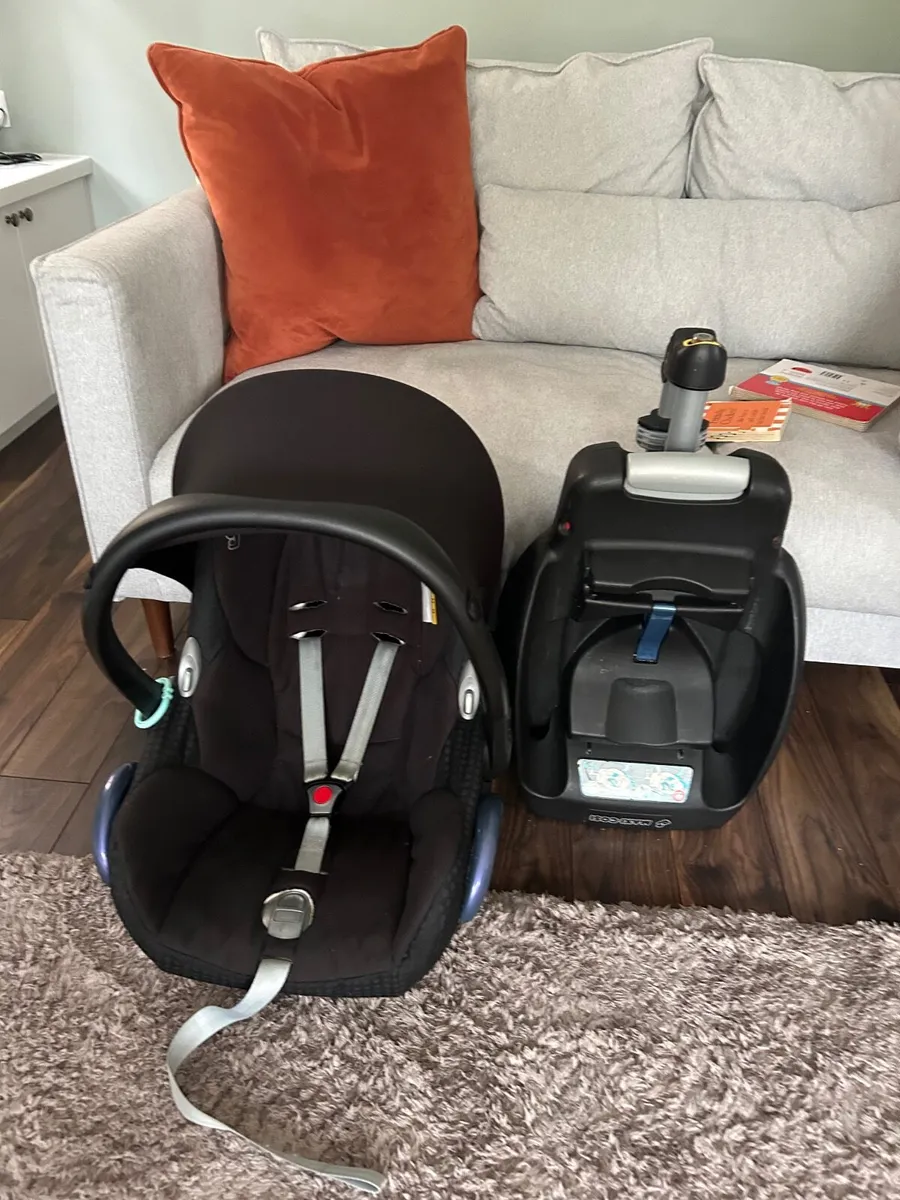 Maxi Cosi Car Seat and Isofix