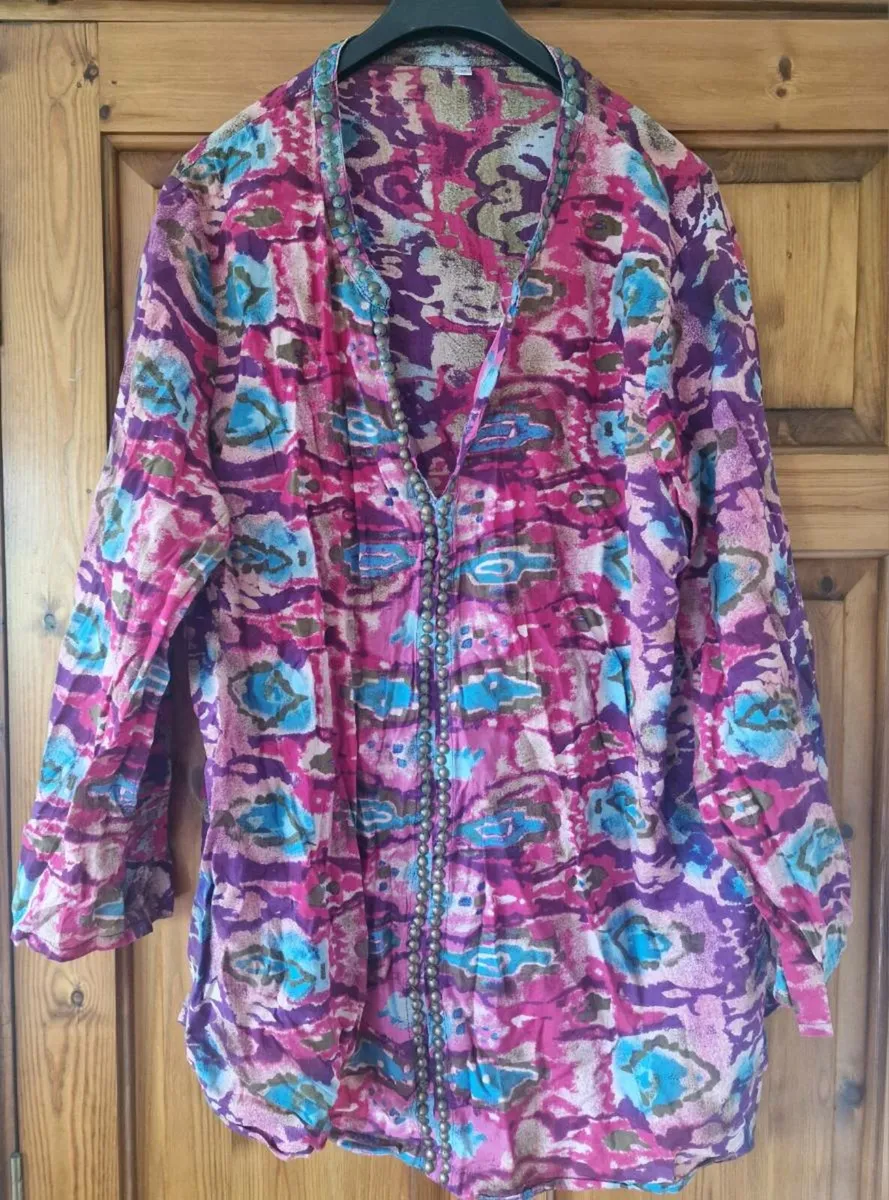Selection of new ladies tops sz 26/28 - Image 3