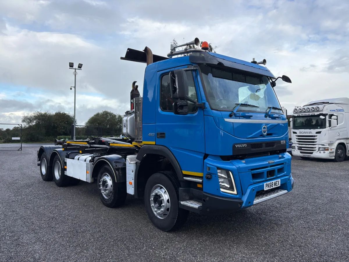 2019 Volvo FMX 410 Hookloader - Image 2