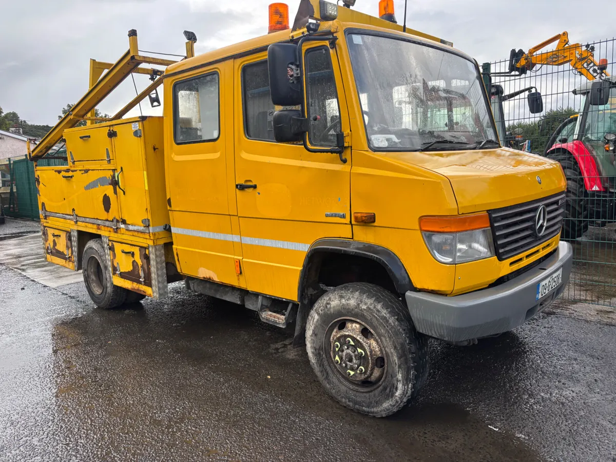 Mercedes 814D - Image 1
