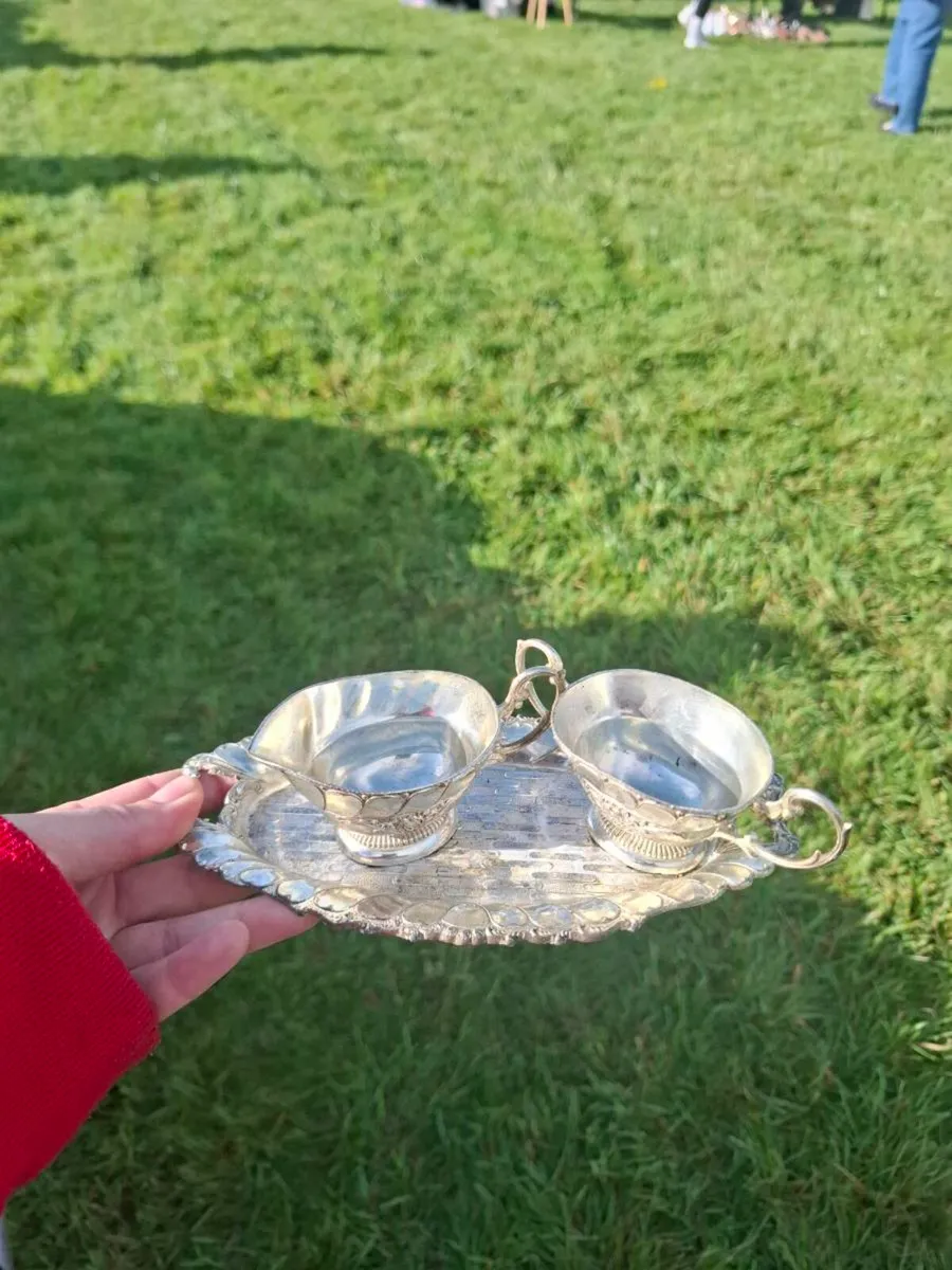Metallic milk and sugar tray postage possible