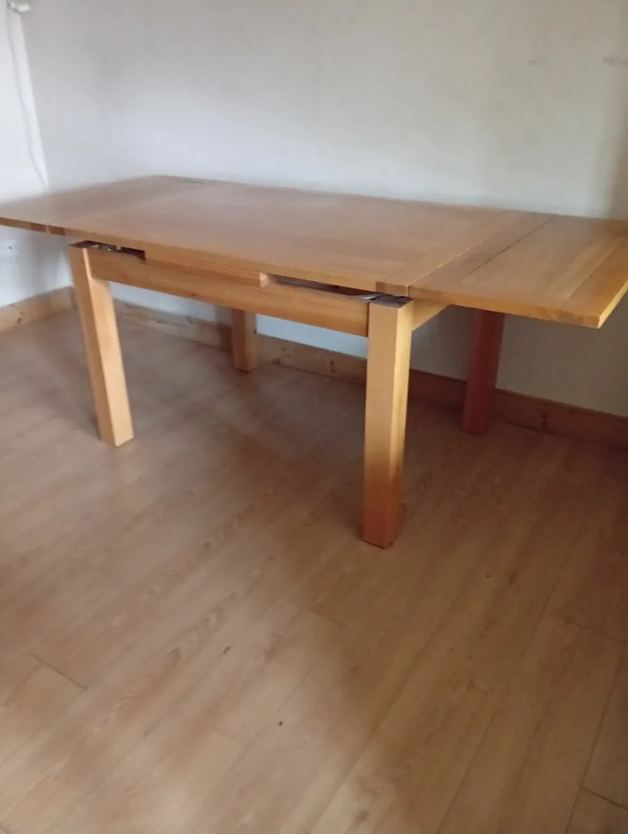 Oak extendable Quality kitchen dining table - Image 2
