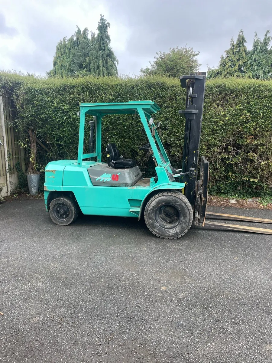 Mitsubishi FD40 diesel forklift - Image 1