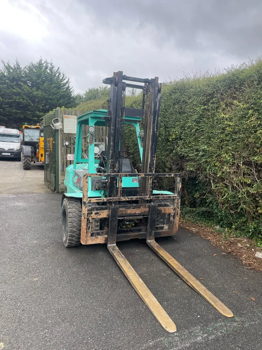 Mitsubishi FD40 diesel forklift - Image 4