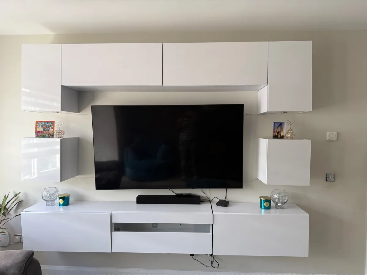 TV Unit with LED light - Image 3