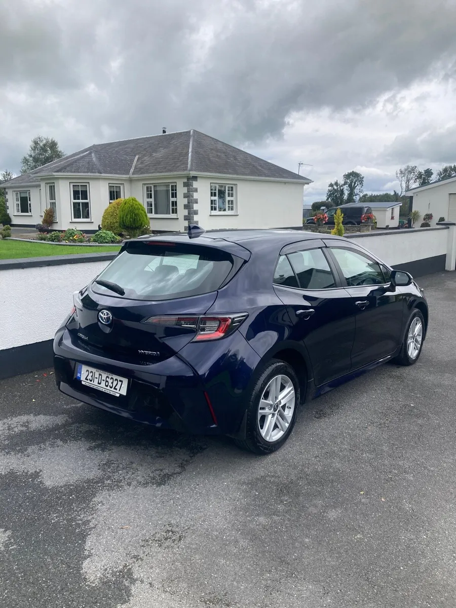 Toyota Corolla Hatchback Hybrid - Image 2