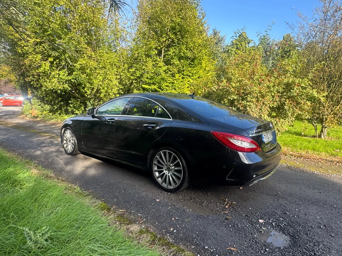 17 Mercedes-Benz CLS 220D AMG - Image 3