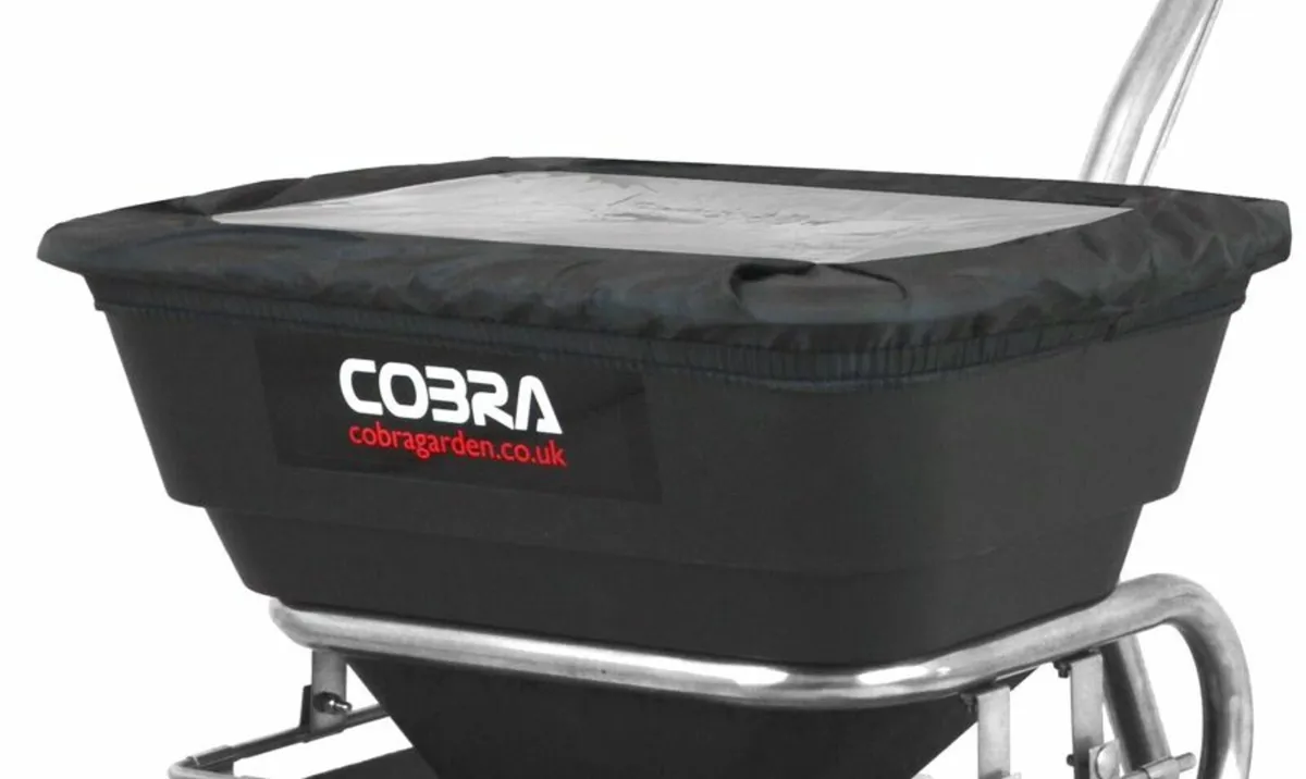 Cobra HS26S Walk Behind 26L Spreader - Image 3