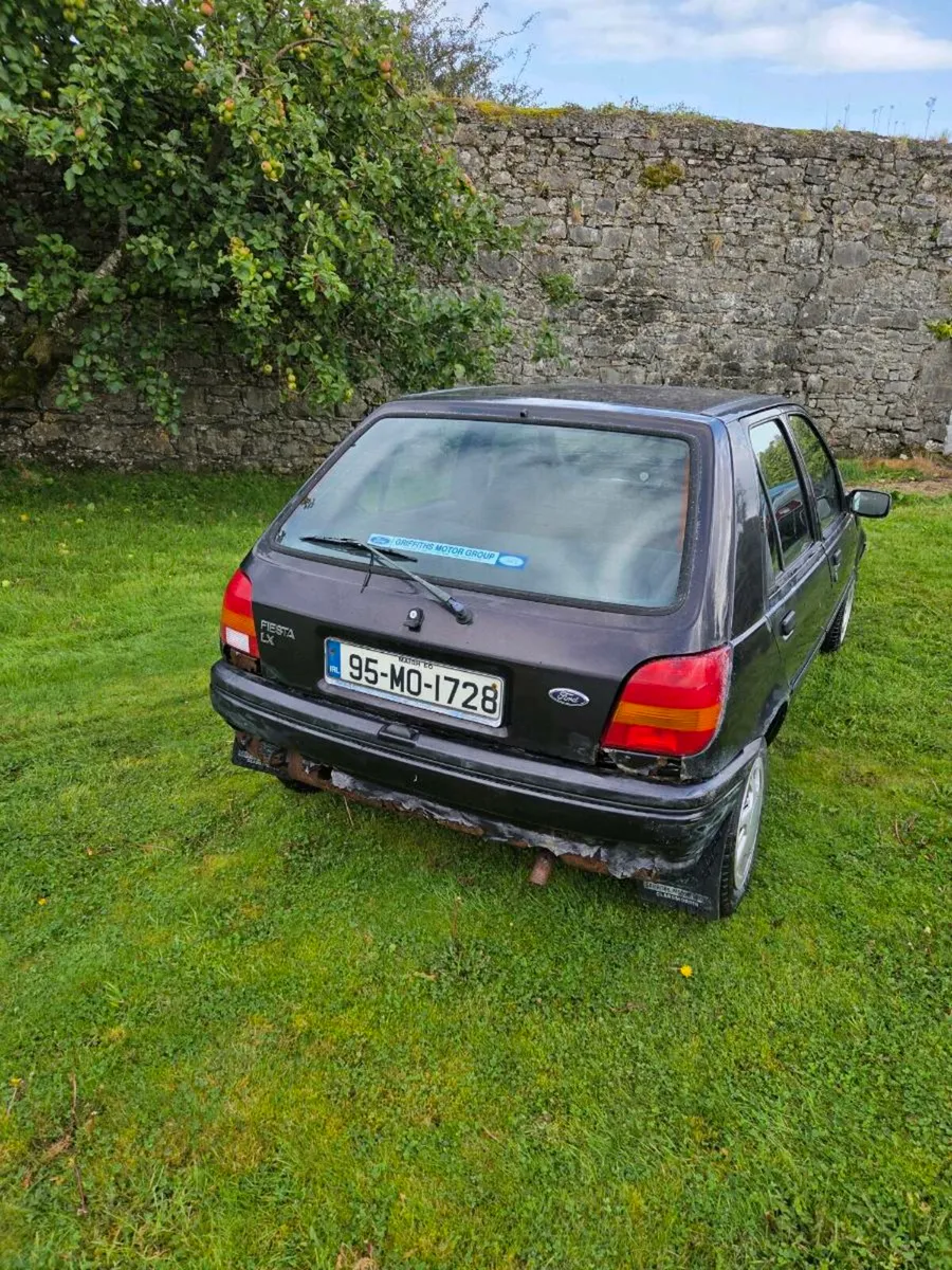 Ford fiesta - Image 4