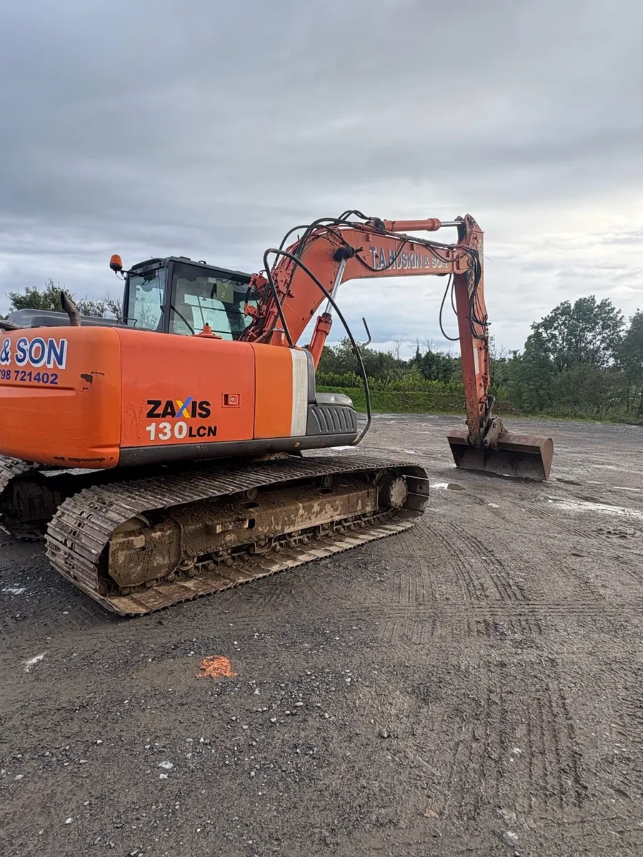 2011 Hitachi 130-3 - Image 3