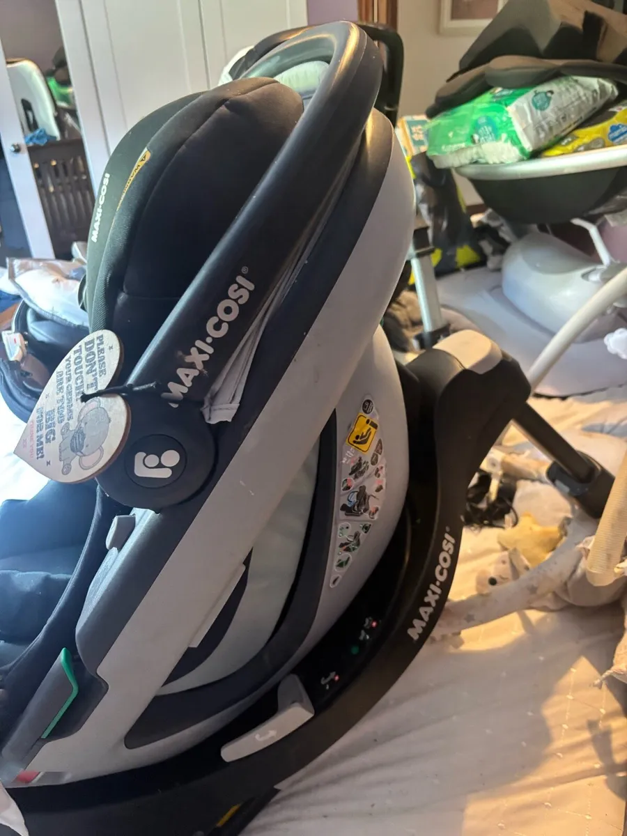 Car seat - Image 1