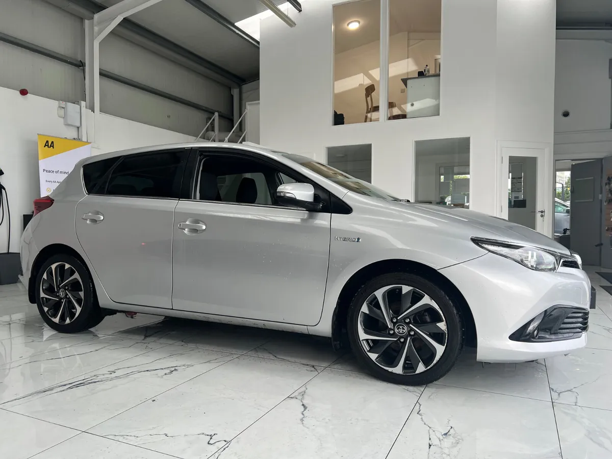 Toyota Auris 2016 - Image 3
