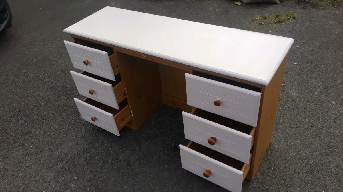 Desk - Image 1