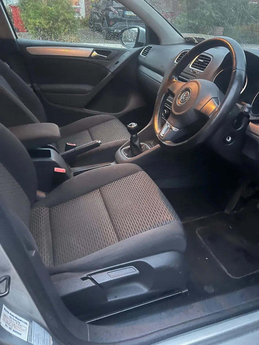 Volkswagen Golf 2011 - Image 3