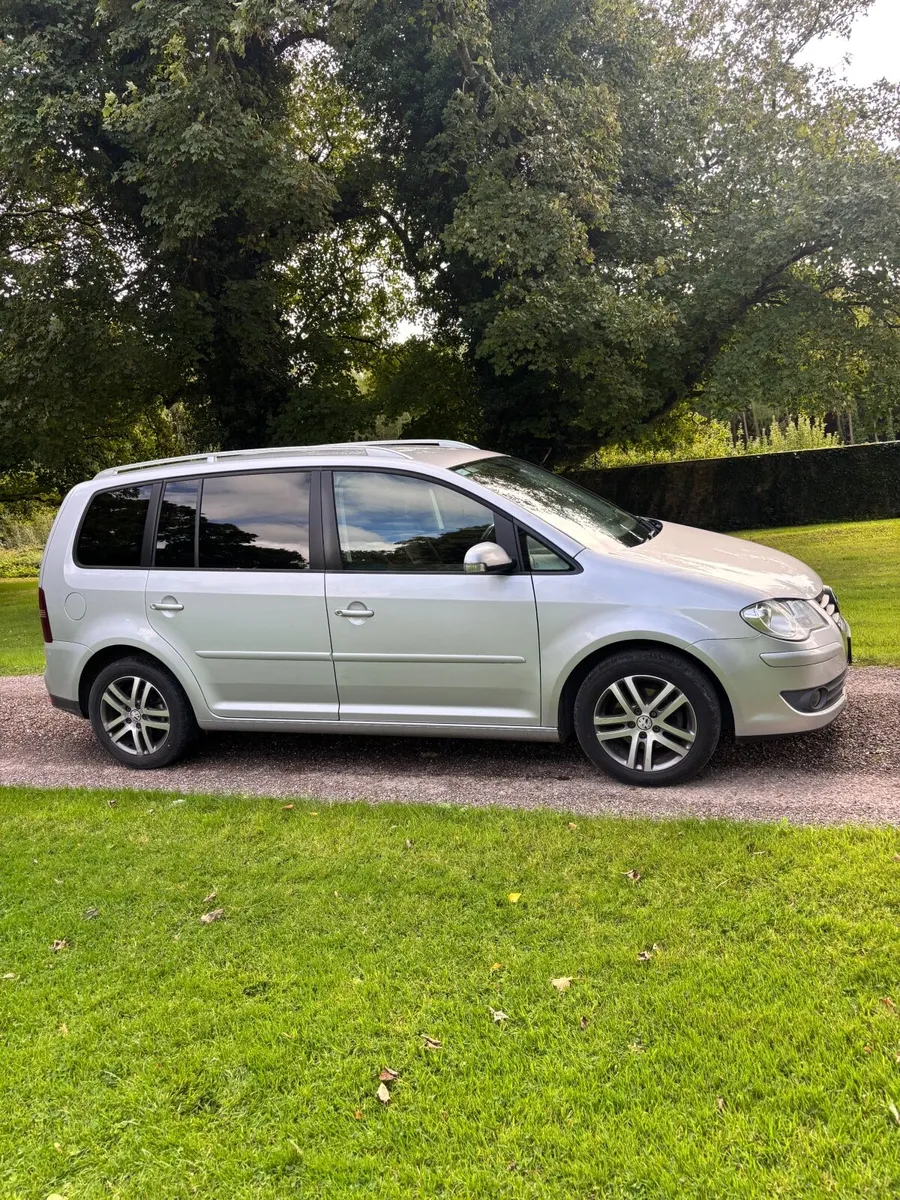 Volkswagen Touran 2008 - Image 2
