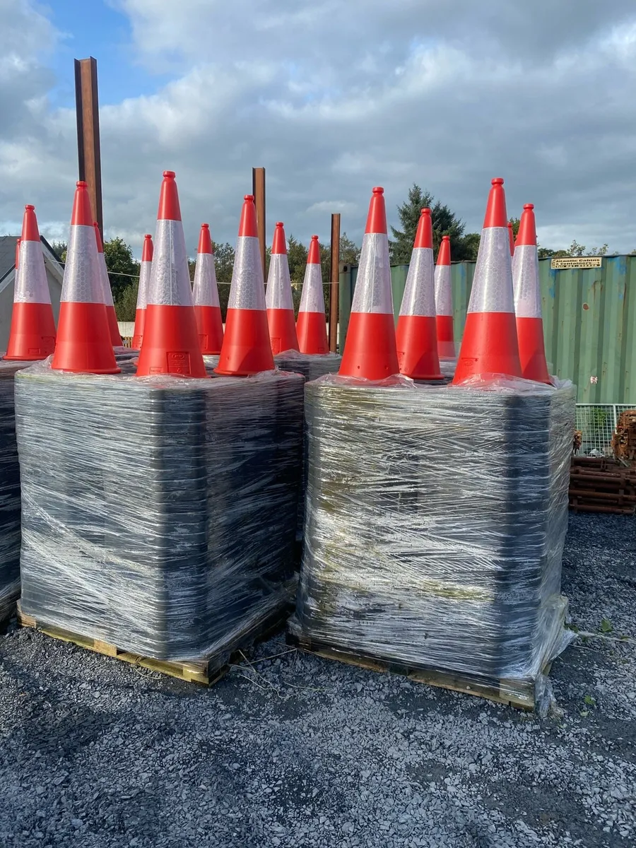 New JSP cones and barriers for sale - Image 2