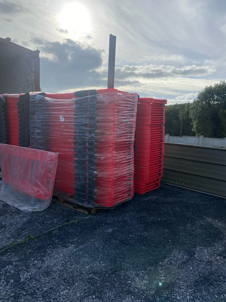 New JSP cones and barriers for sale - Image 3