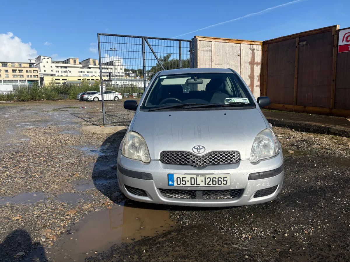 Toyota Yaris 2005 - Image 2