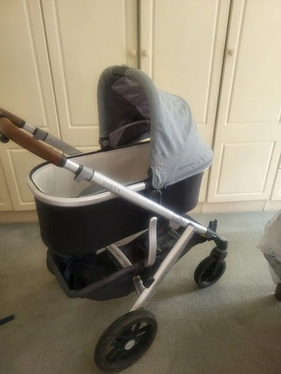 Uppa Baby Vista Travel System + accessories - Image 1