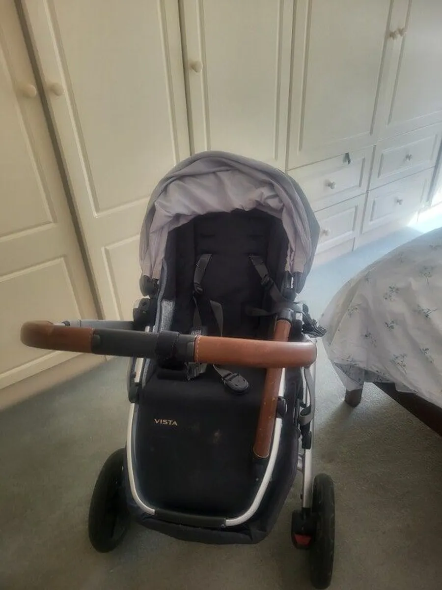 Uppa Baby Vista Travel System + accessories - Image 4