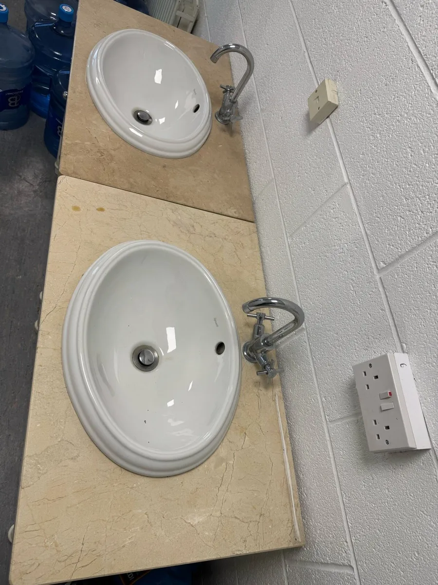 Bathroom sink and basin - Image 1
