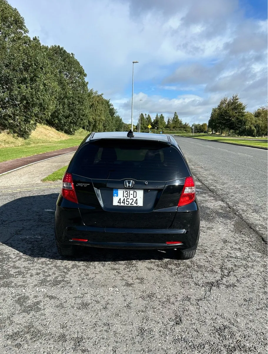2013 Honda Fit 1.3 Petrol Auto LOW KMS - Image 3