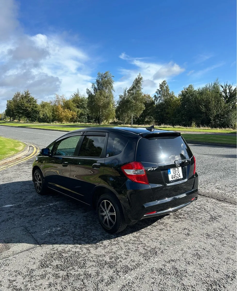 2013 Honda Fit 1.3 Petrol Auto LOW KMS - Image 4
