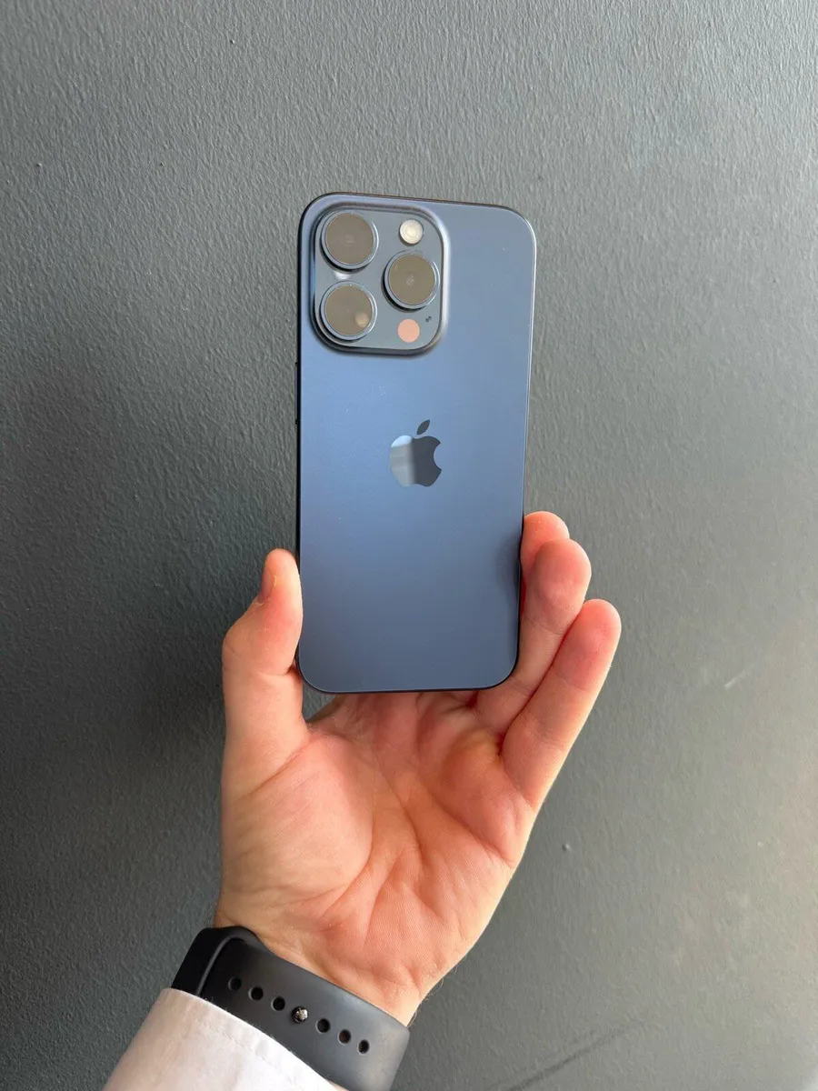 iPhone 15 Pro - 128GB Titanium blue - Image 1