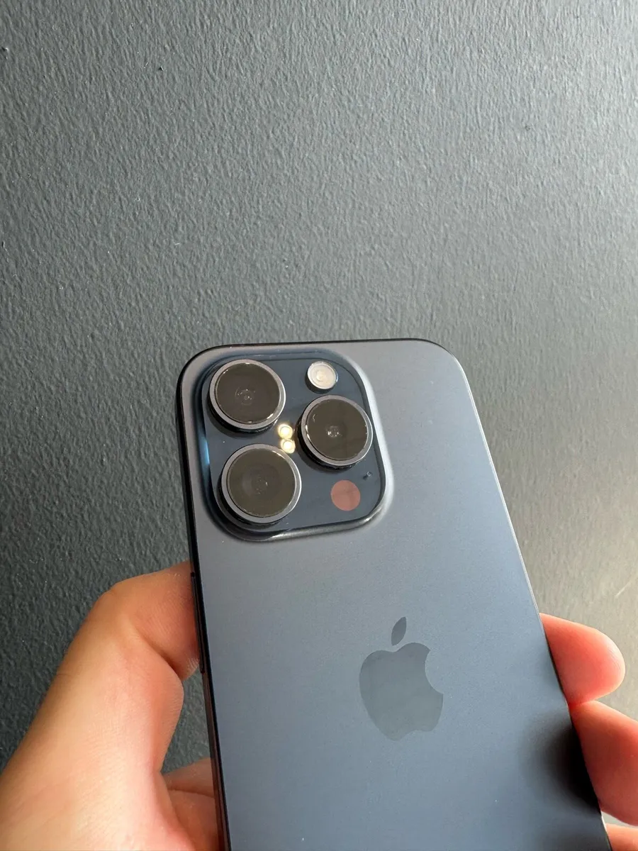iPhone 15 Pro - 128GB Titanium blue - Image 3