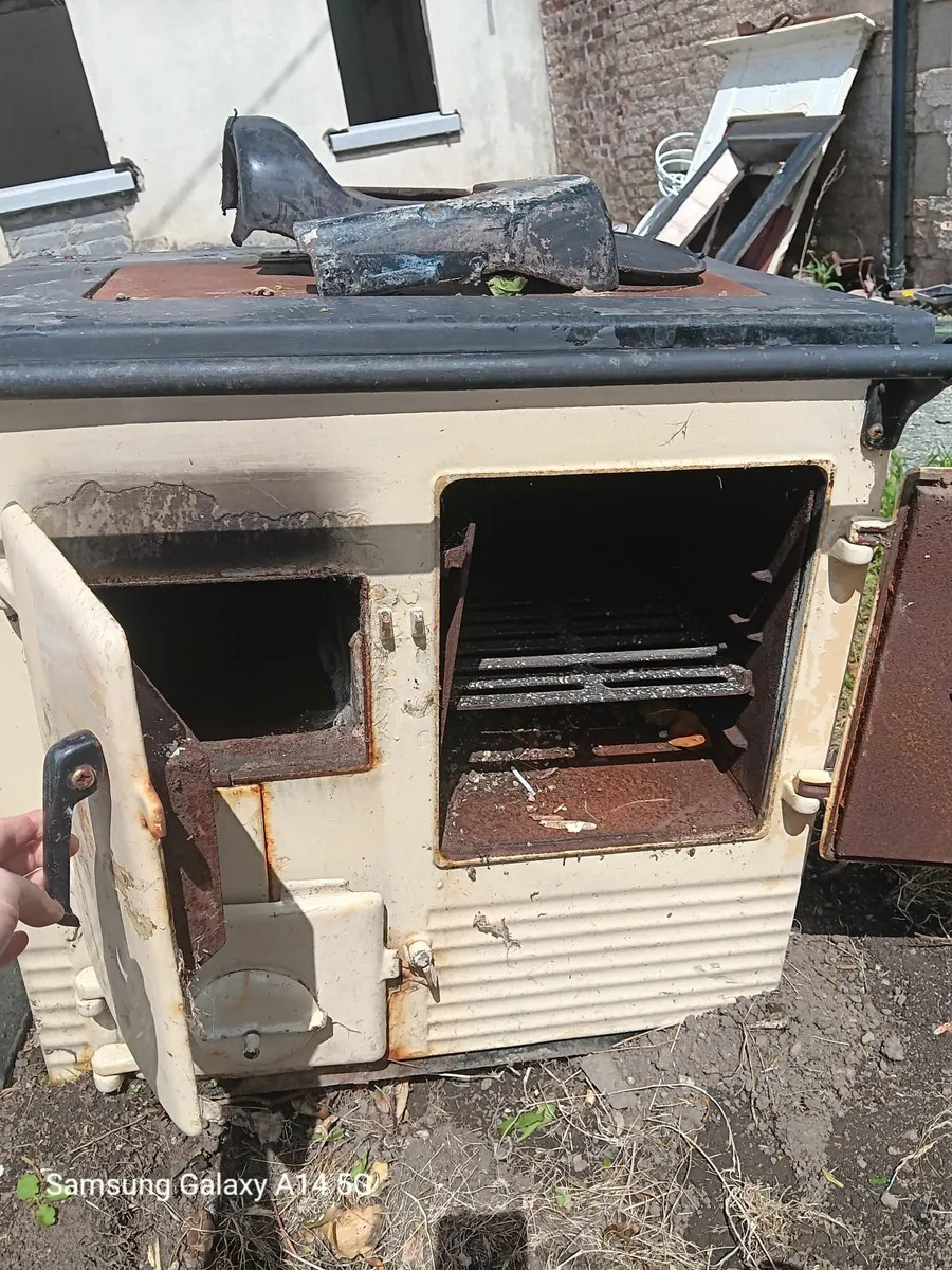 Stanley solid fuel stove - Image 1
