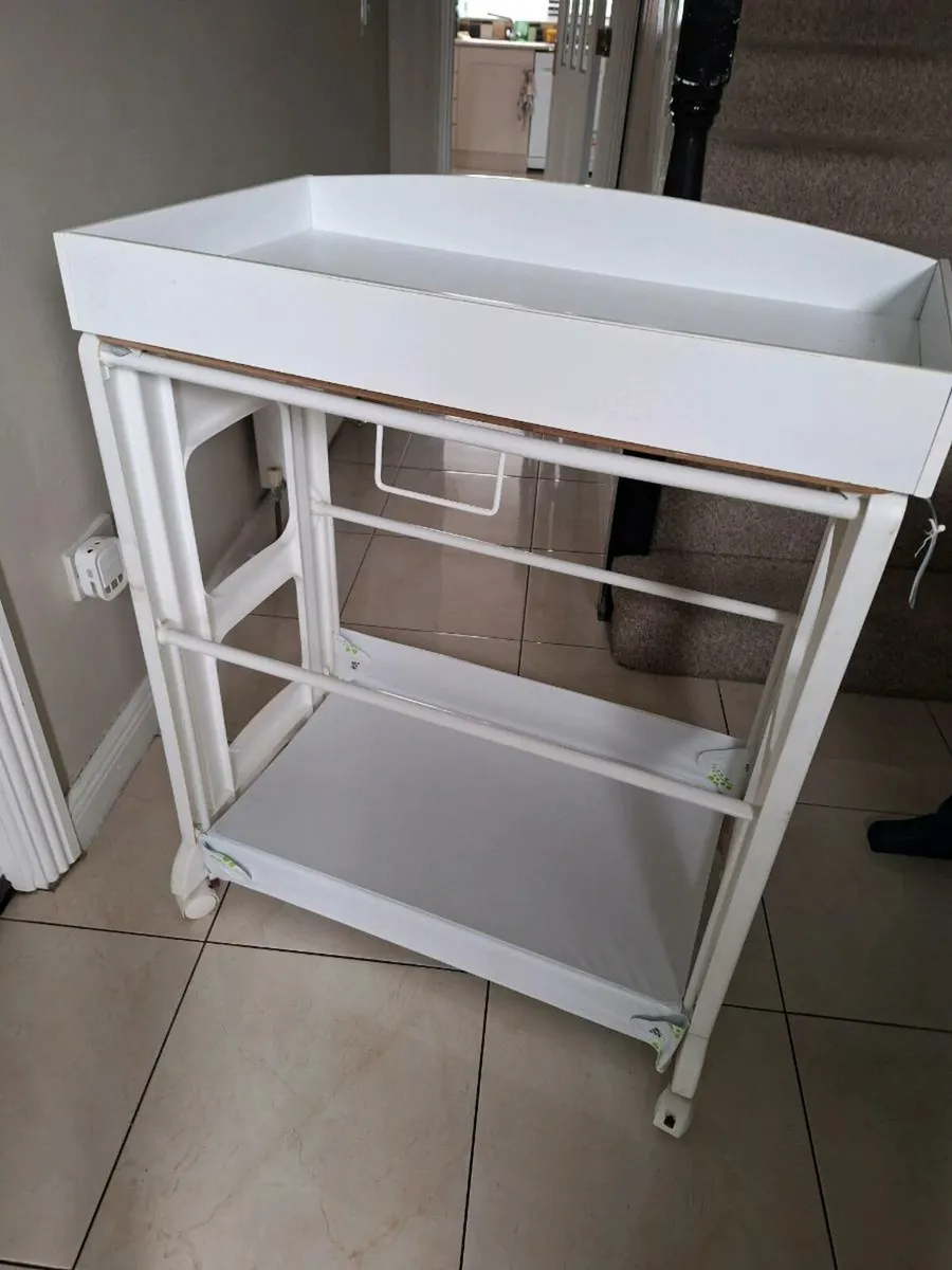Baby changing unit - Image 2