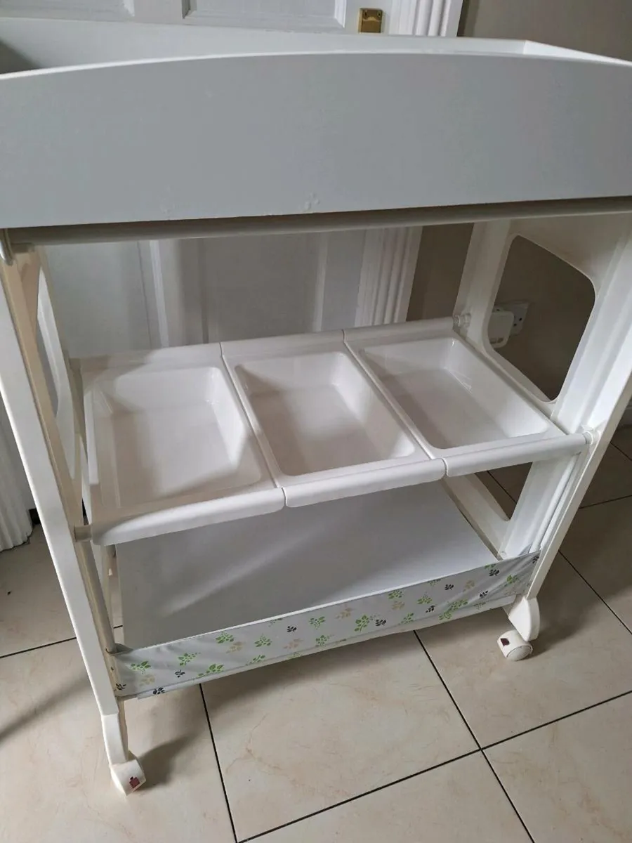 Baby changing unit - Image 3