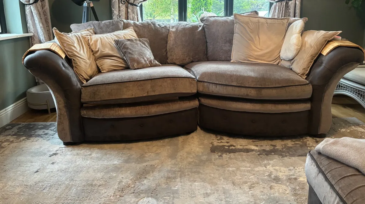 Couch - Image 1