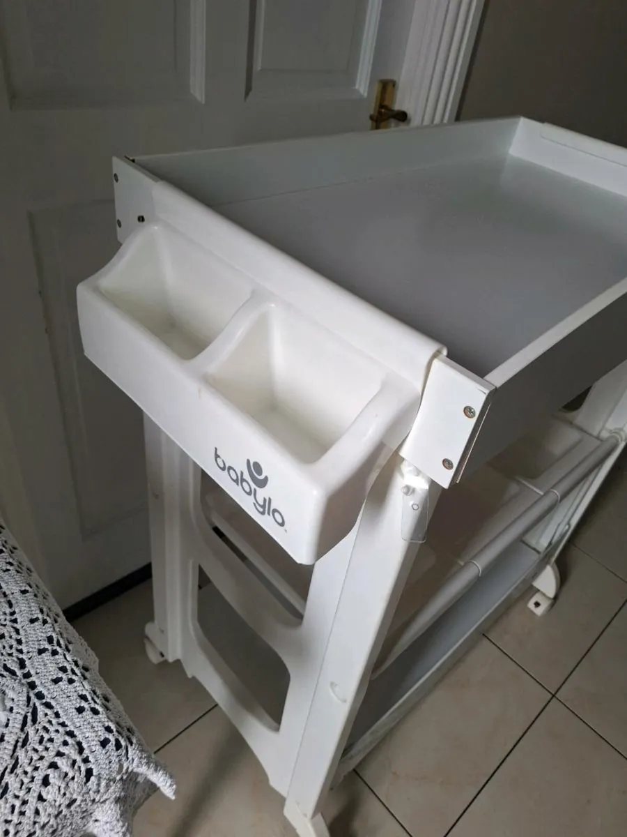 Baby changing unit - Image 4