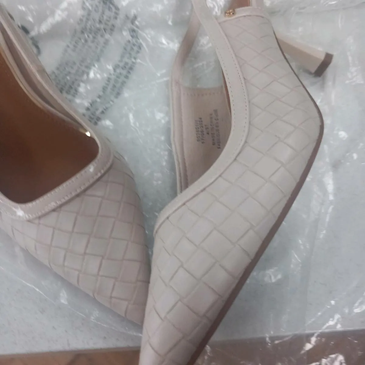 Ladies kitten heel Shoes - Image 2