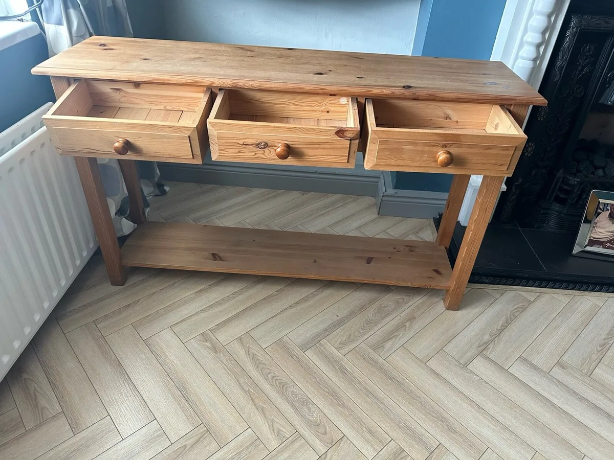 Pine hall table - Image 1