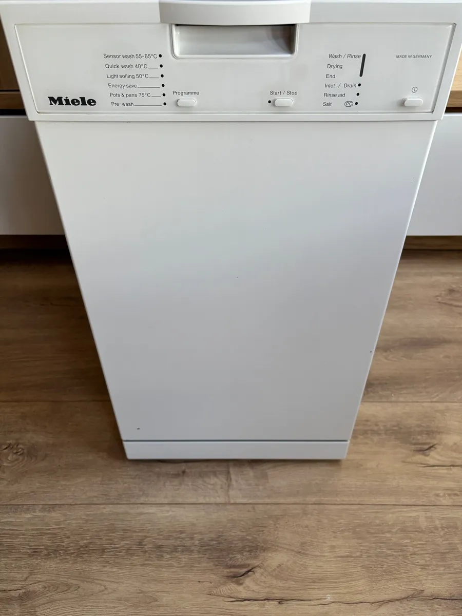 Míele slimline dishwasher - Image 2