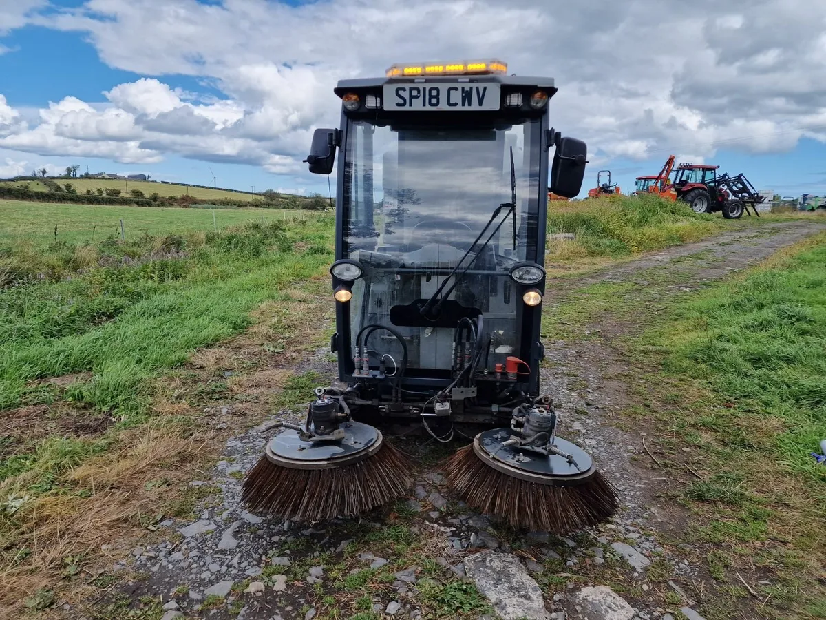 Hako Citymaster 1250 Plus Roadsweeper road sweeper - Image 4