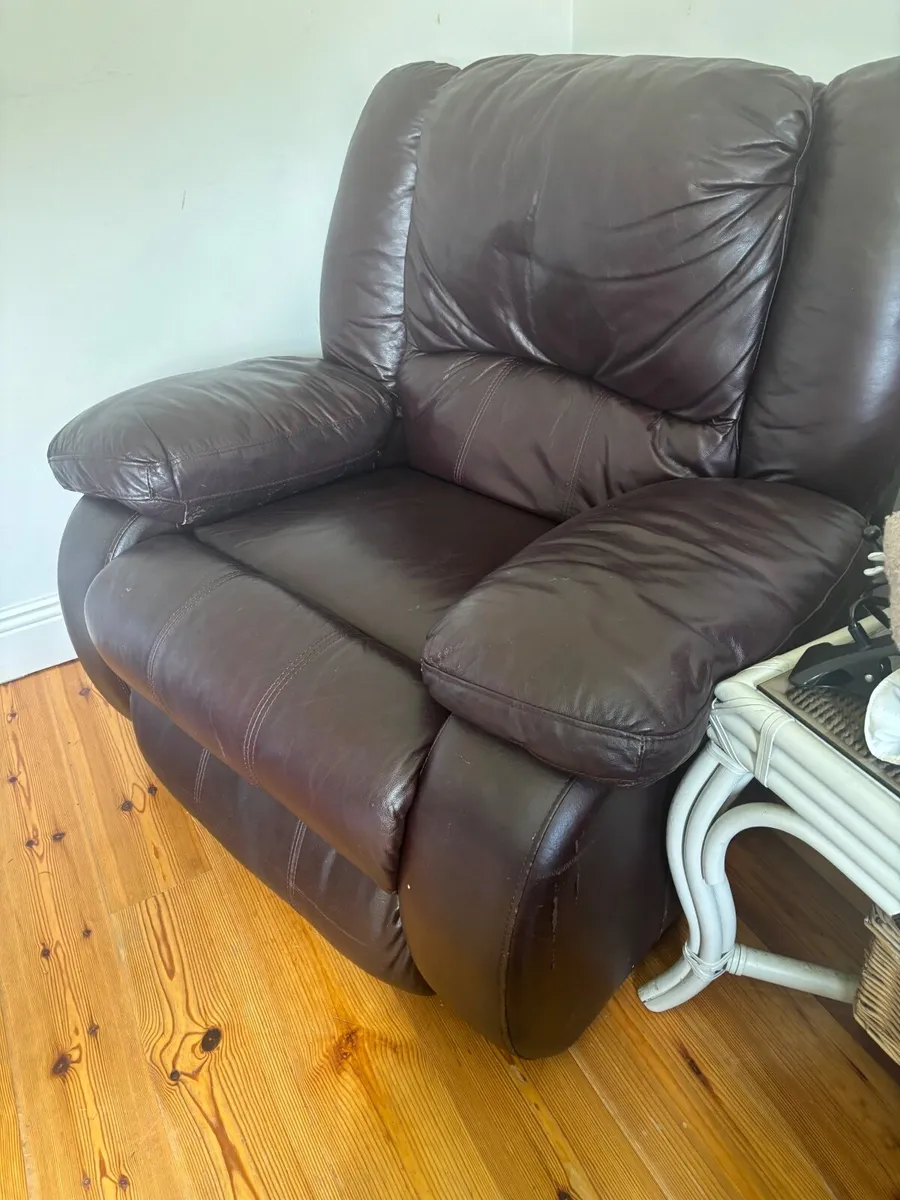 Recliner arm chair - Image 1