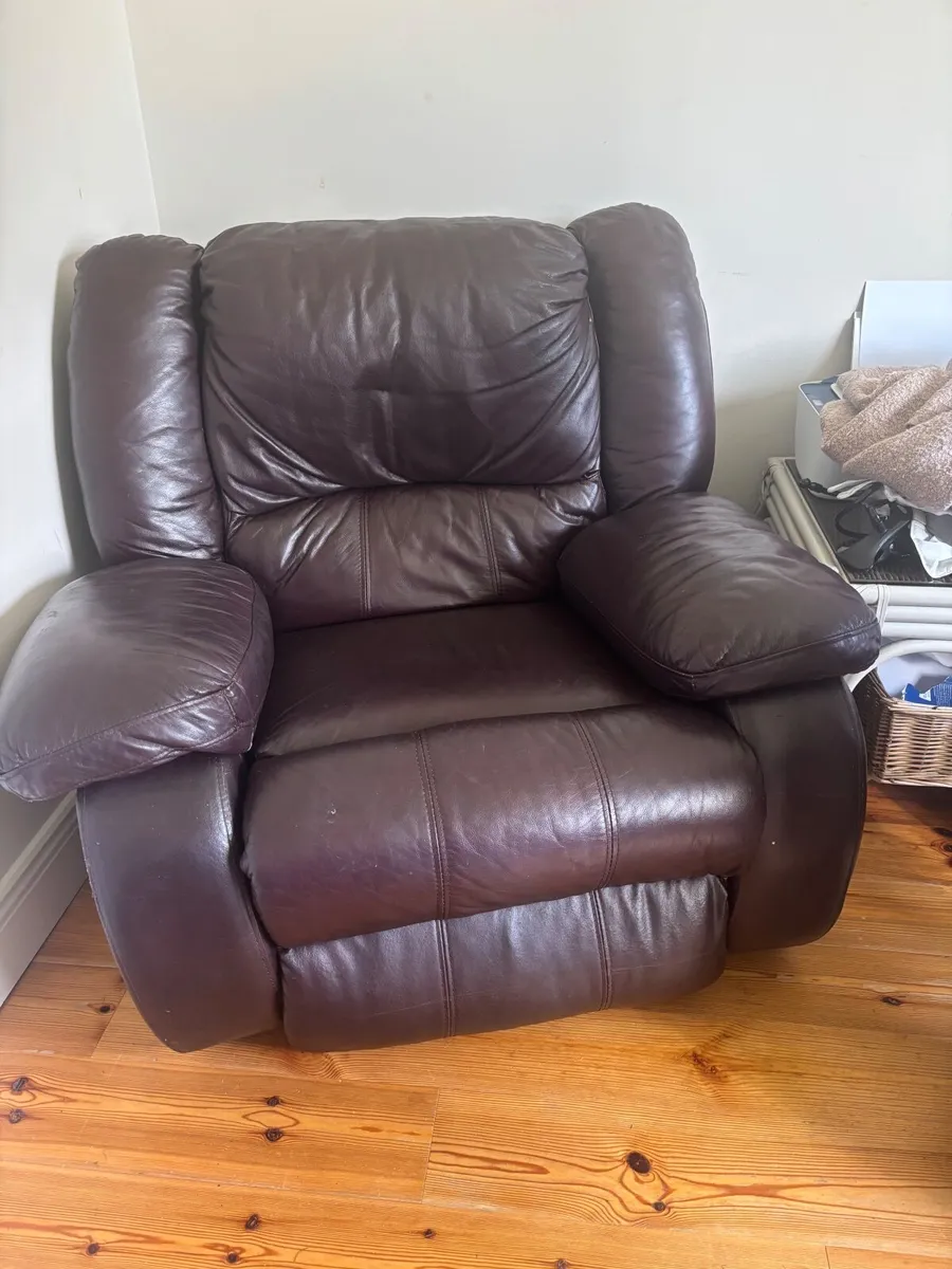 Recliner arm chair - Image 2