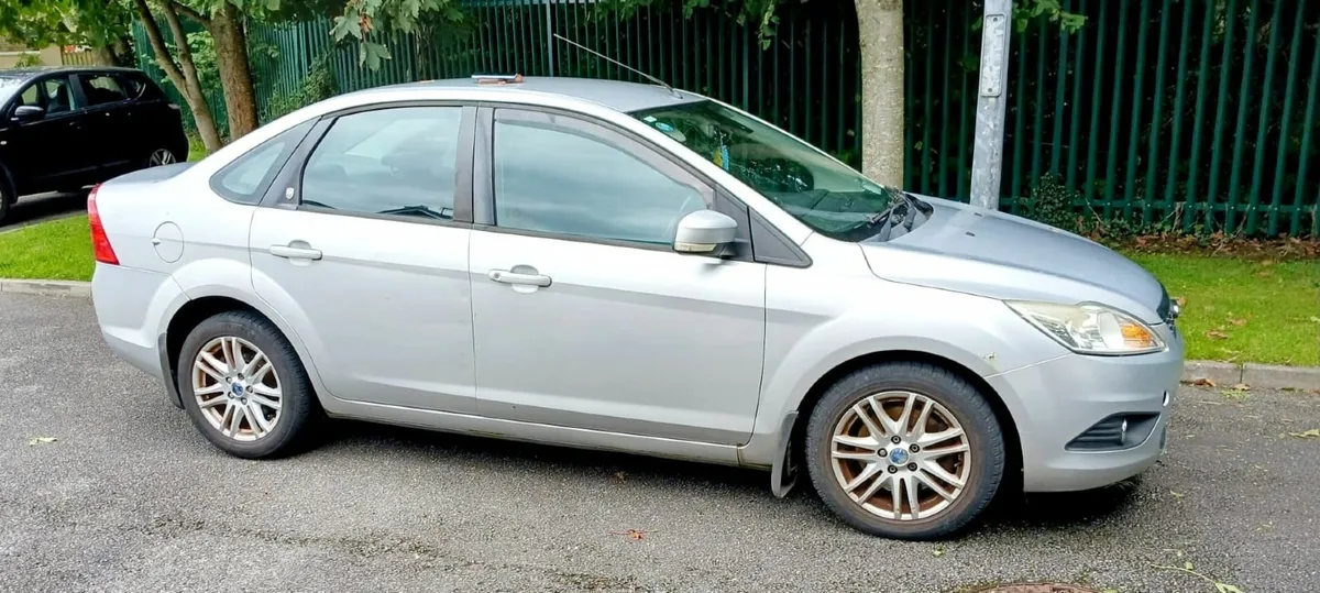 Ford Focus 2009 - Image 2