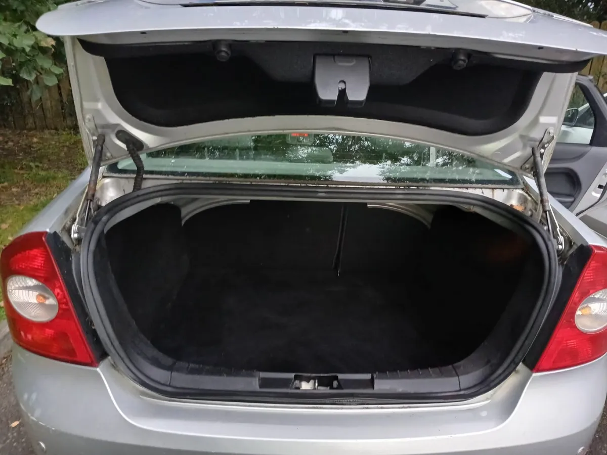 Ford Focus 2009 - Image 4